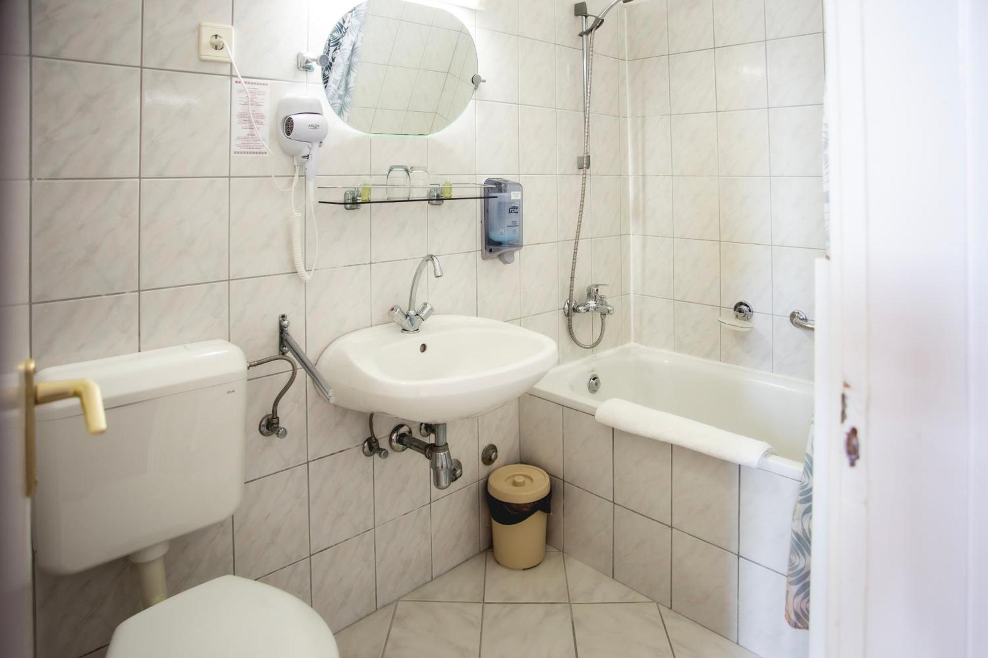 Hotel Kapos Kaposvár Esterno foto