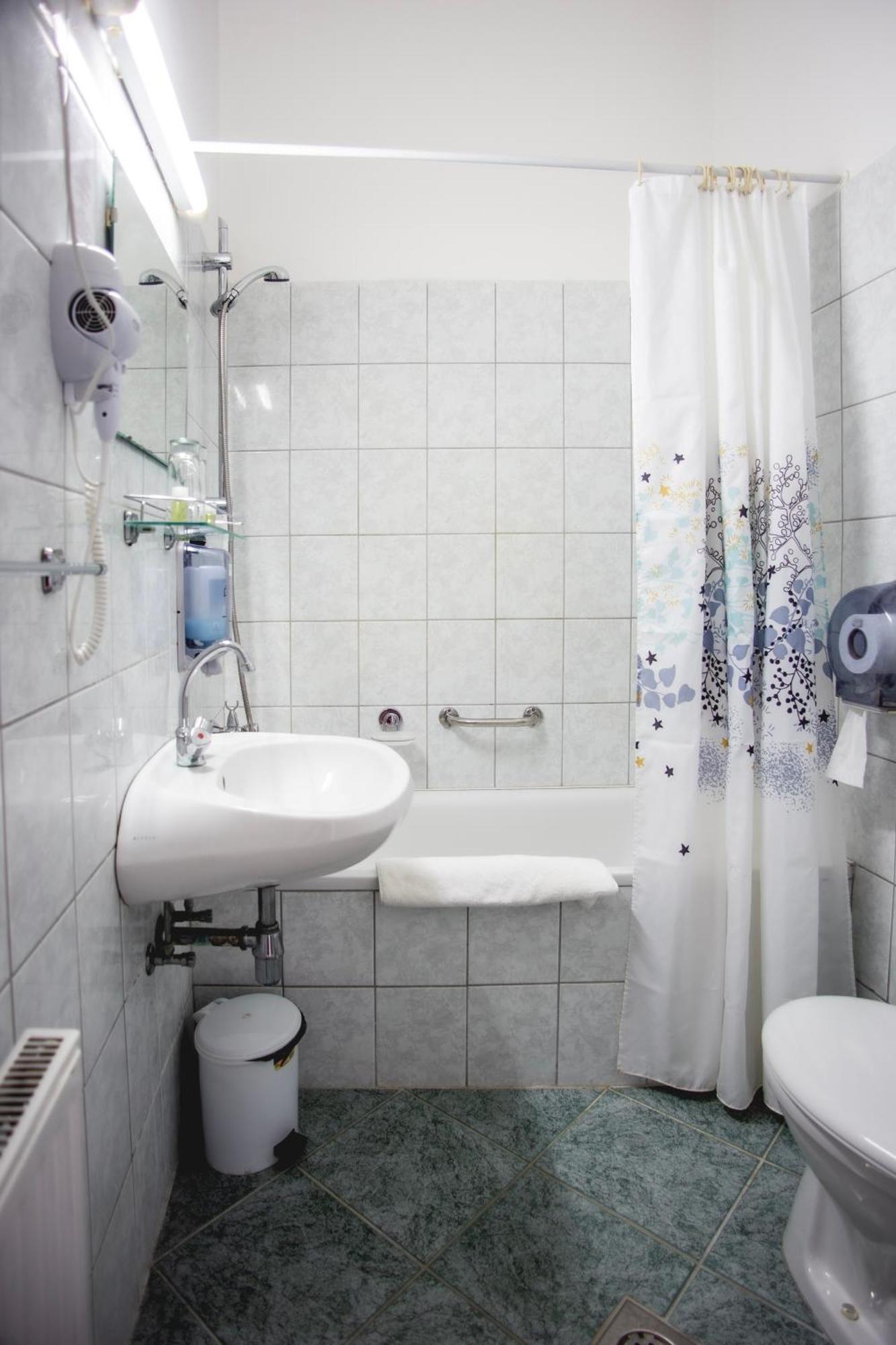 Hotel Kapos Kaposvár Esterno foto