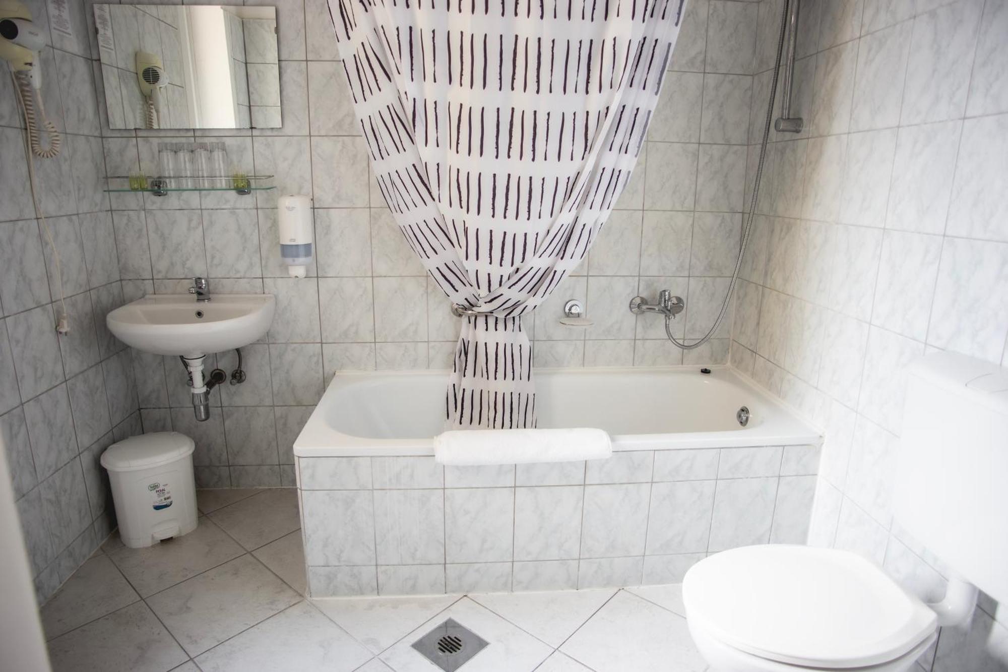 Hotel Kapos Kaposvár Esterno foto